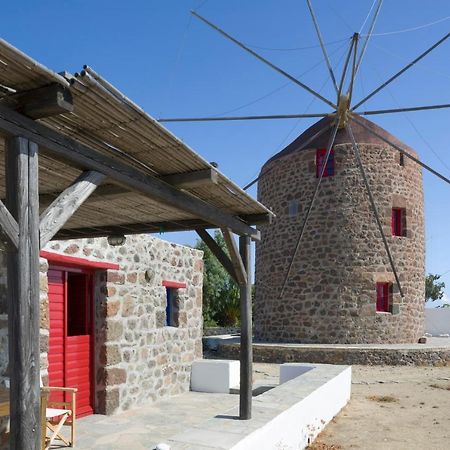 Marketos Windmill And Houses Trypití Eksteriør billede