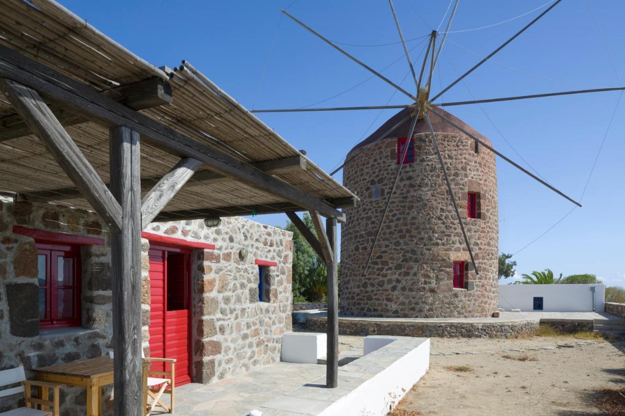 Marketos Windmill And Houses Trypití Eksteriør billede